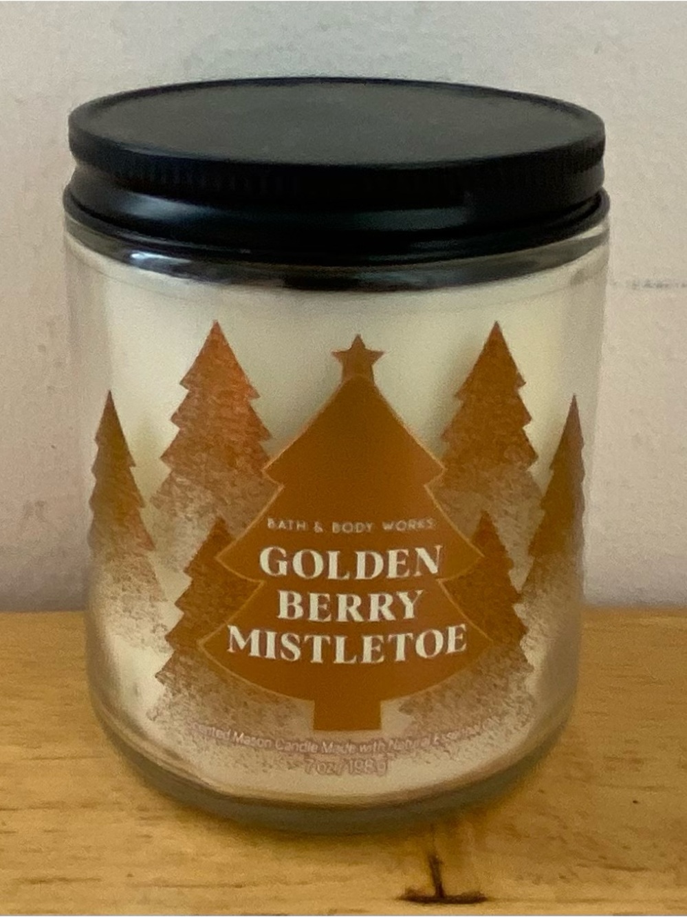 Bath & Body Works Golden Berry Mistletoe Candle 7oz